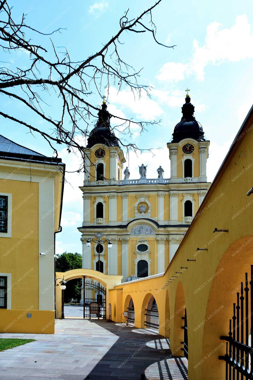 Városkép - Kalocsa - Nagyboldogasszony-főszékesegyház