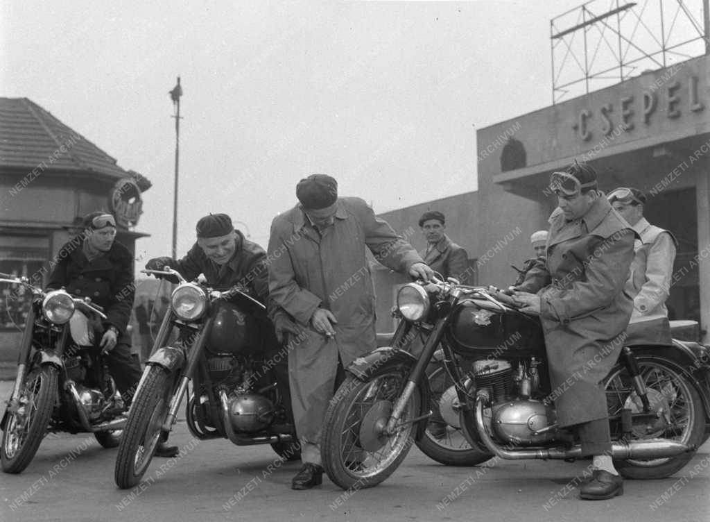 Ipar - Csepel Vas- és Fémművek Motorkerékpárgyár - Pannónia szocialista brigád