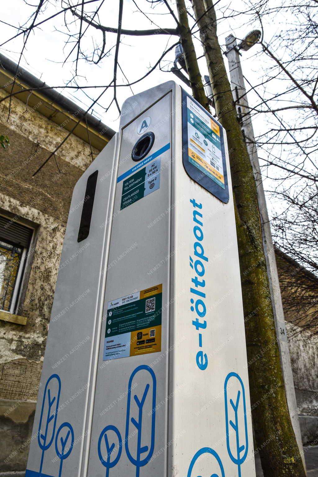 Enegia - Közlekedés -  Mobility, az elektromos gépjárművek töltőállomása Soroksáron