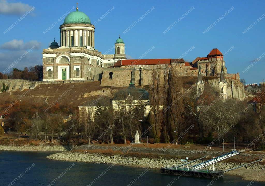 Táj, város - Esztergom -  Bazilika - Vár