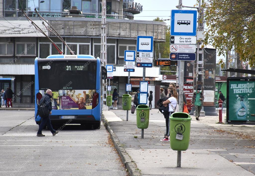 Közlekedés - Budapest - Örs Vezér tere buszvégállomás