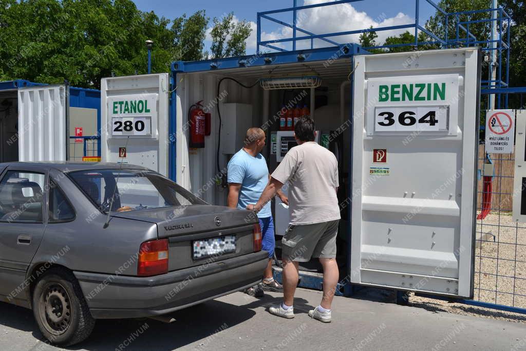 Budapest - Üzemanyagkút