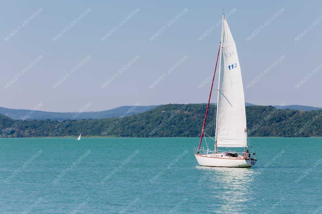 Tájkép - Balatonföldvár - Vitorlás hajók 