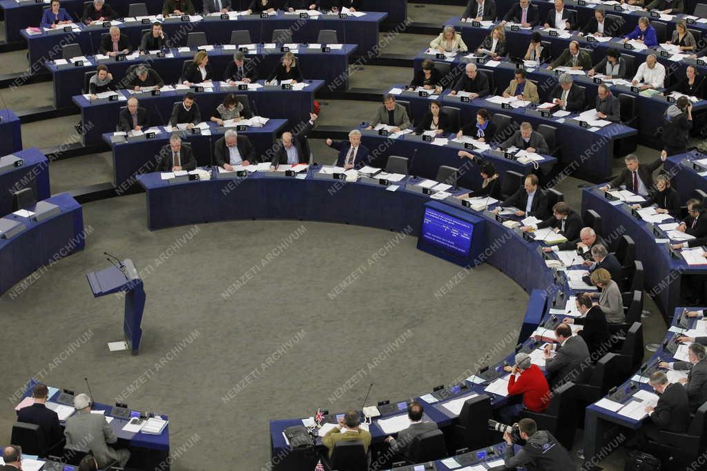 EP - Európai Parlament