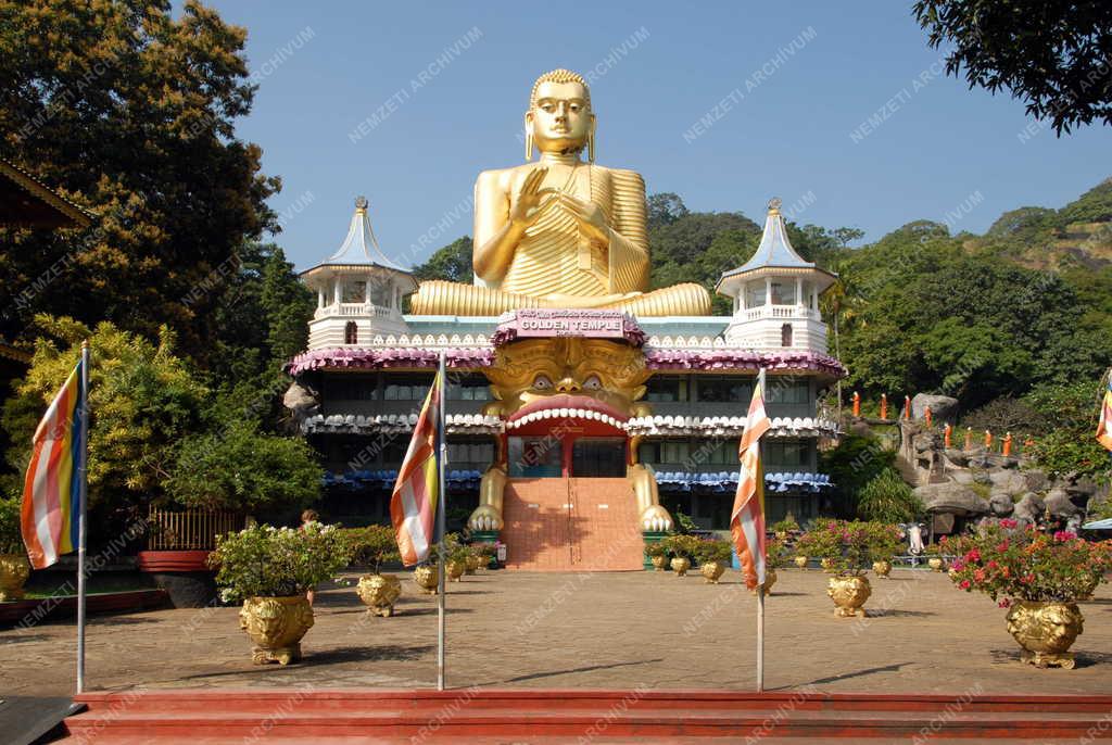 Srí Lanka - Dambulla - Arany-templom
