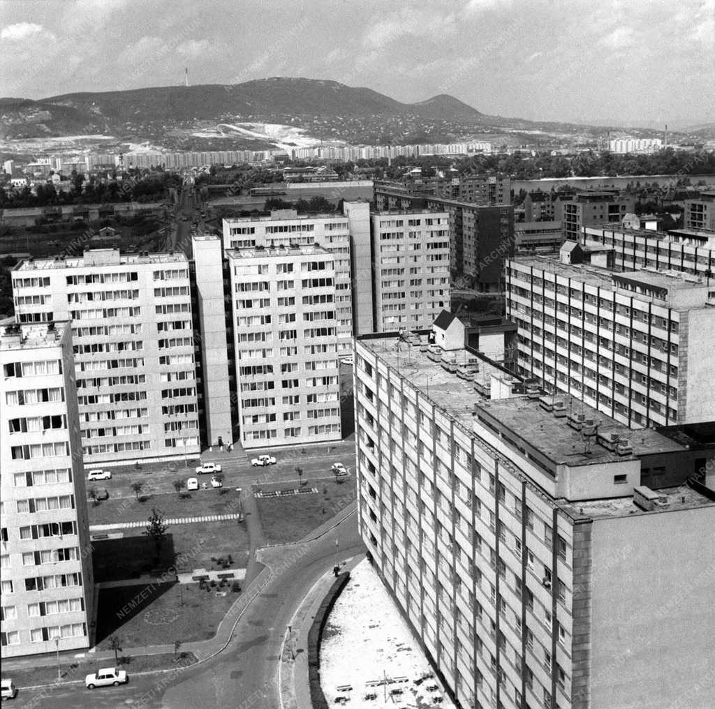 Városkép-életkép - Dán házak az Árpád híd pesti hídfő