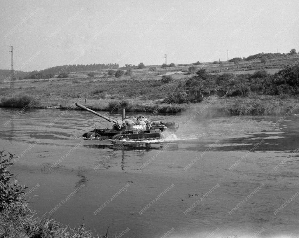 Katonapolitika - Fegyveres erők - Vltava 1966 hadgyakorlat