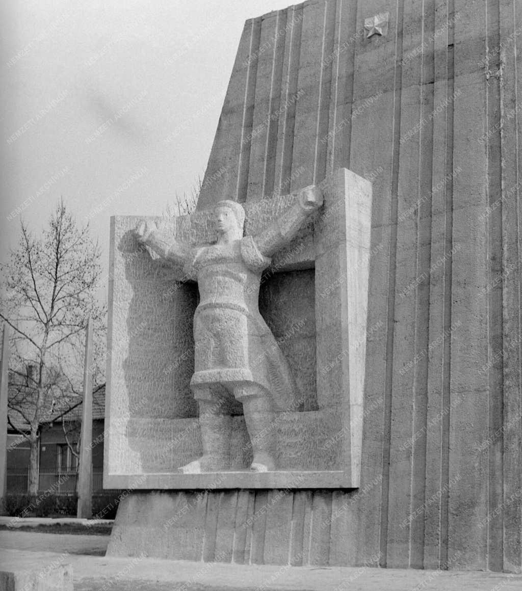 Városkép - Kultúra - Felszabadulási emlékmű Pesterzsébeten