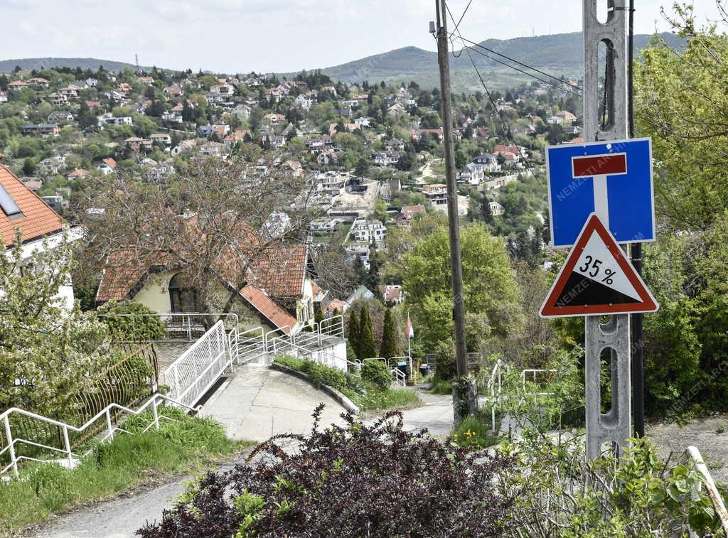 Városkép - Budapest - Meredek utcák - Táltos utca