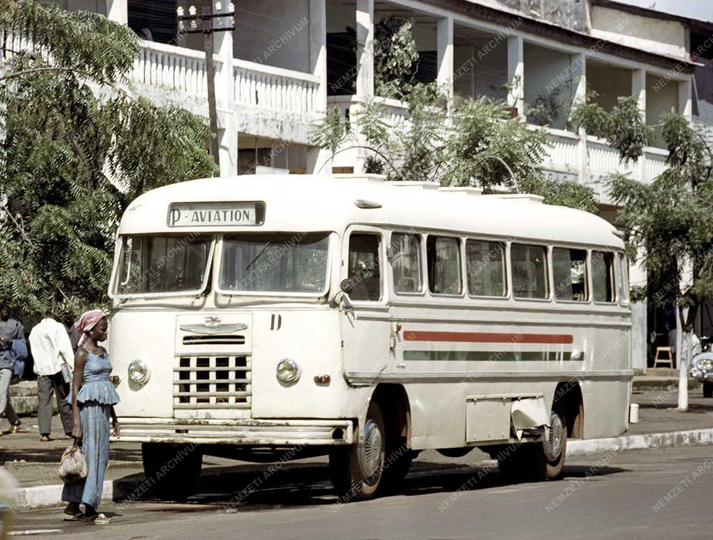 Guinea - Közlekedés - Ikarus busz