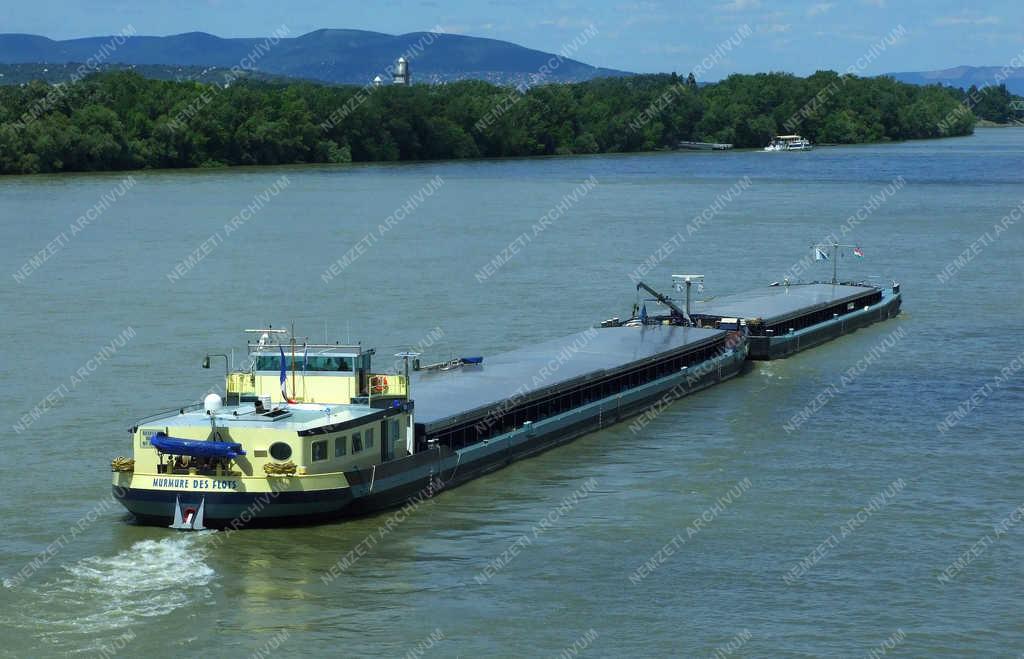 Közlekedés - Budapest - Vízi áruszállítás a Dunán