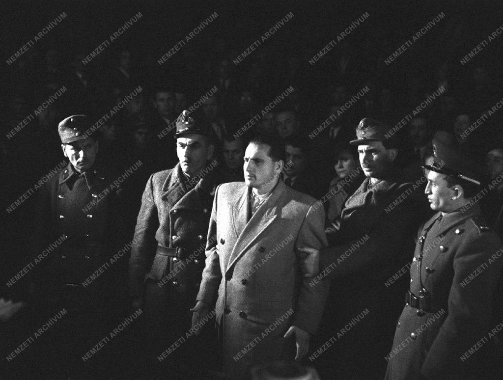 Bűnügy - Hekus Dönci tárgyalása