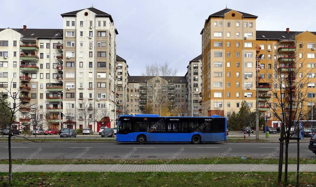 Városkép - Budapest - Káposztásmegyeri lakóépületek