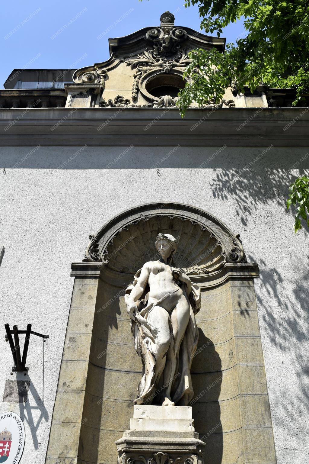 Oktatás - Budapest - Baross Imre Artista- és Előadó-művészeti Akadémia