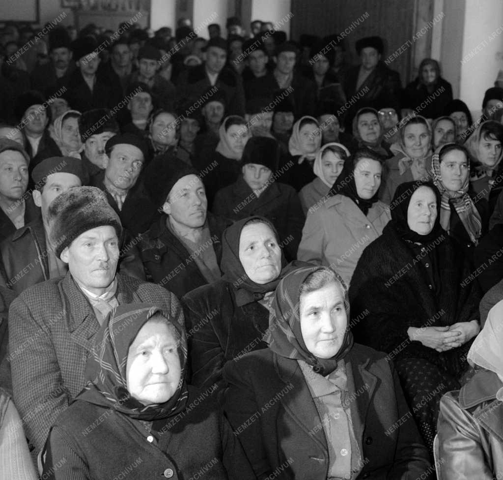 Mezőgazdaság - Zárszámadás a szentlőrinckátai Újvilág Tsz-ben