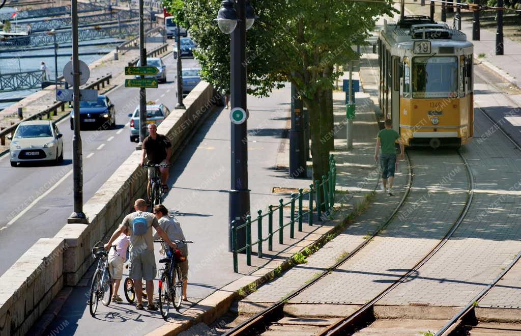 Budapest -  Közlekedés - Kerékpárosok