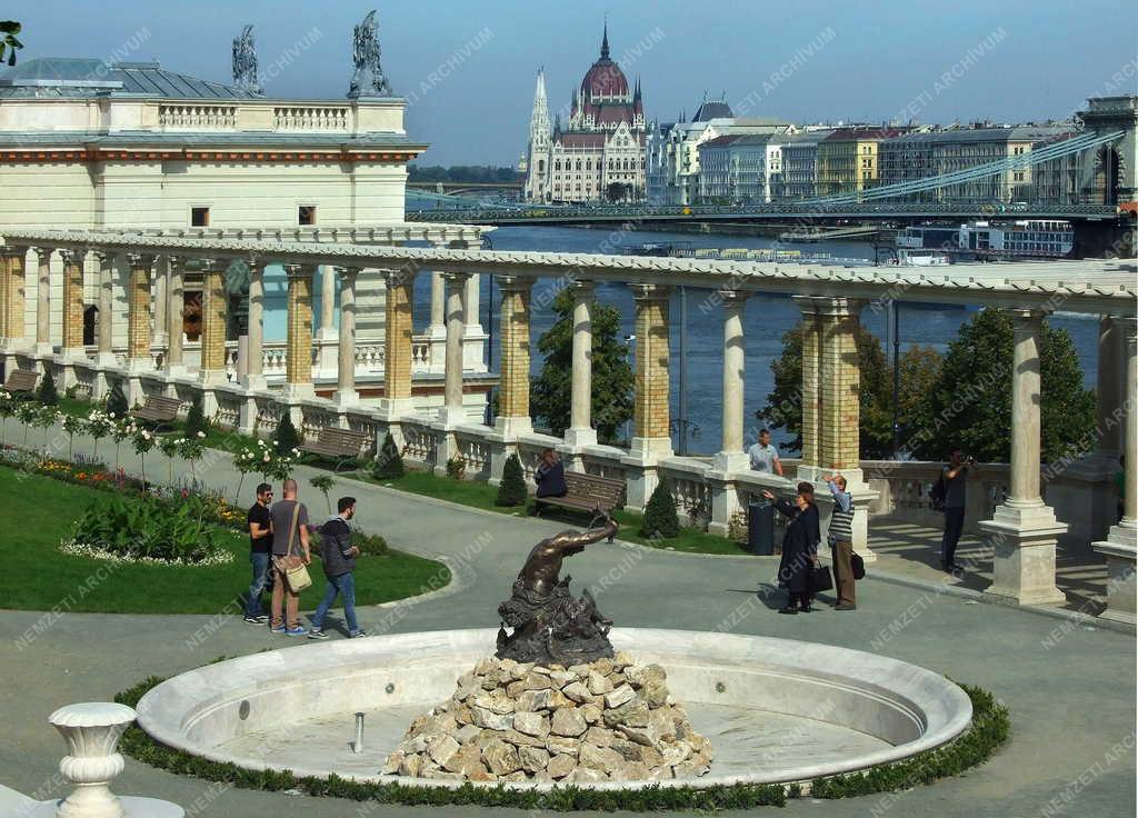 Műemlék - Budapest - A Várkert Bazár