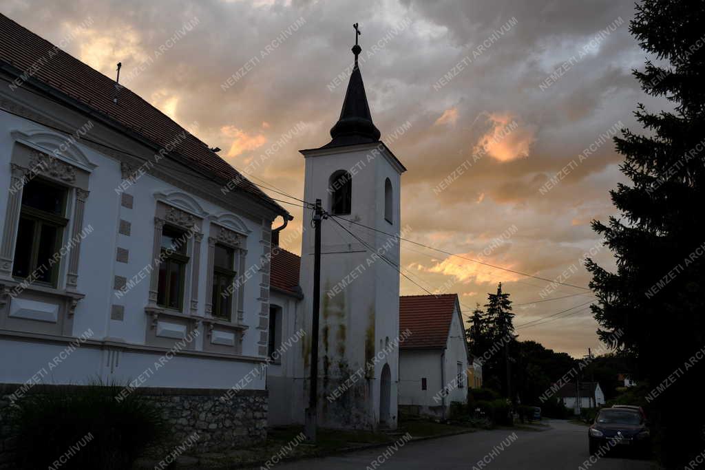 Egyház - Orfű - Tekeresi Nagyboldogasszony kápolna