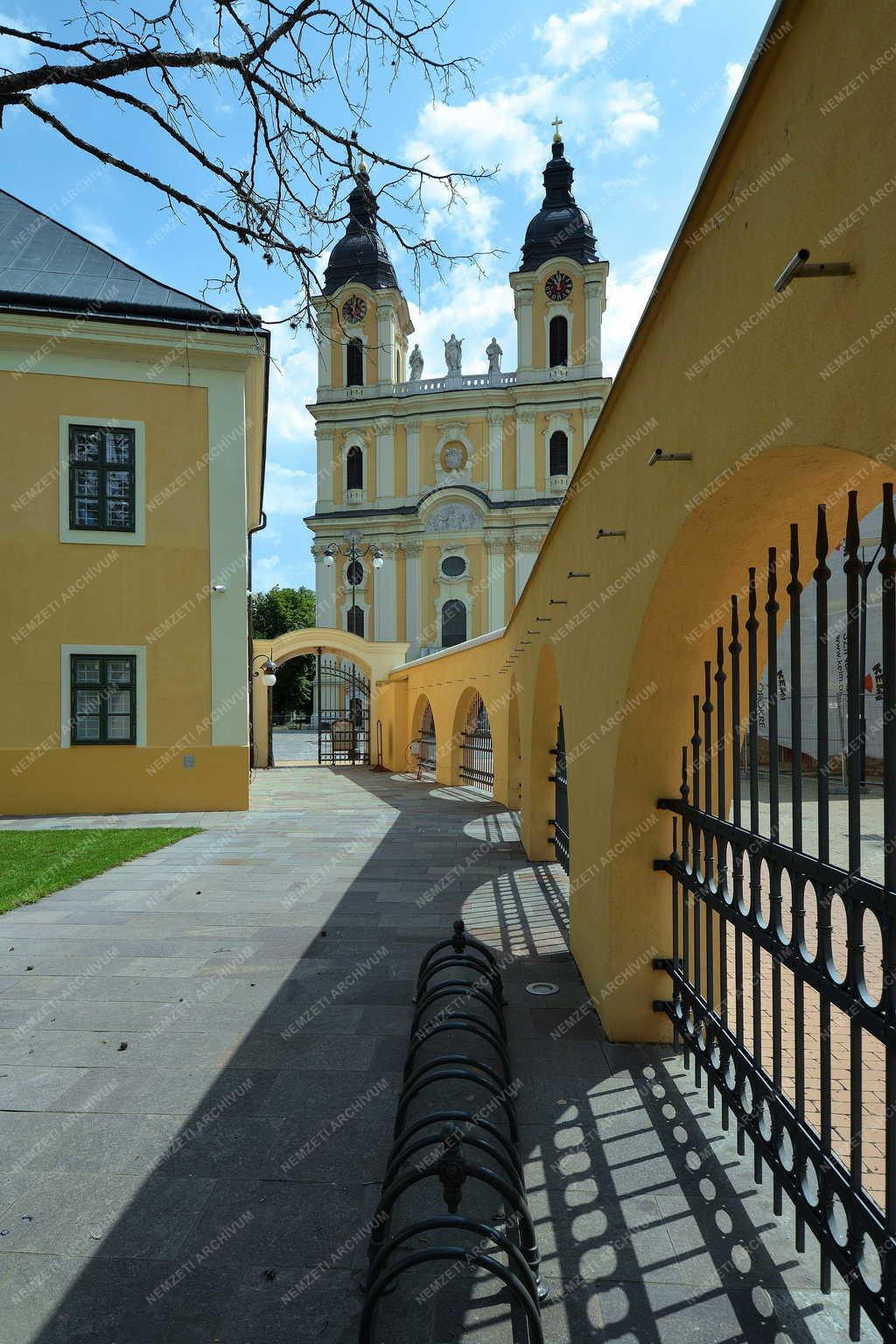 Városkép - Kalocsa - Nagyboldogasszony-főszékesegyház