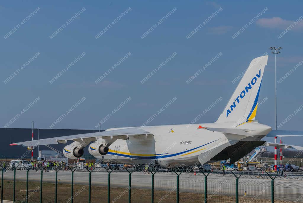 Légi szállítás - Budapest - Antonov Airlines