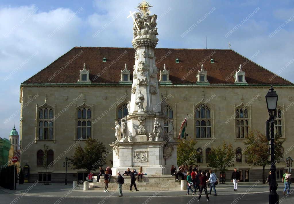 Városkép - Budapest – A felújított Szentháromság tér 