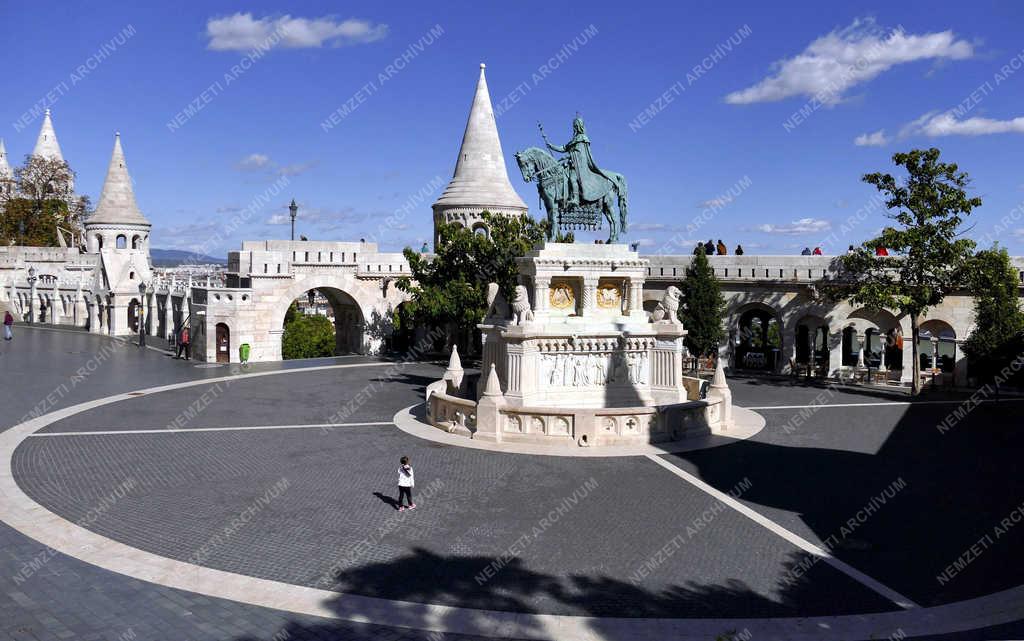 Turizmus - Budapest - A Szentháromság tér járvány idején