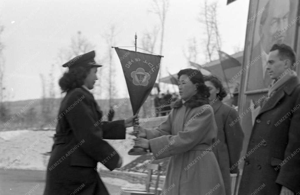 Ifjúság - A Hámán Kató és a Koreai úttörőcsapat