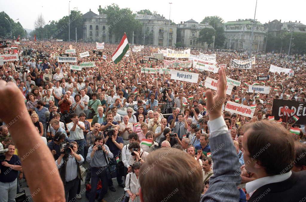 Belpolitika - Demonstráció Budapesten