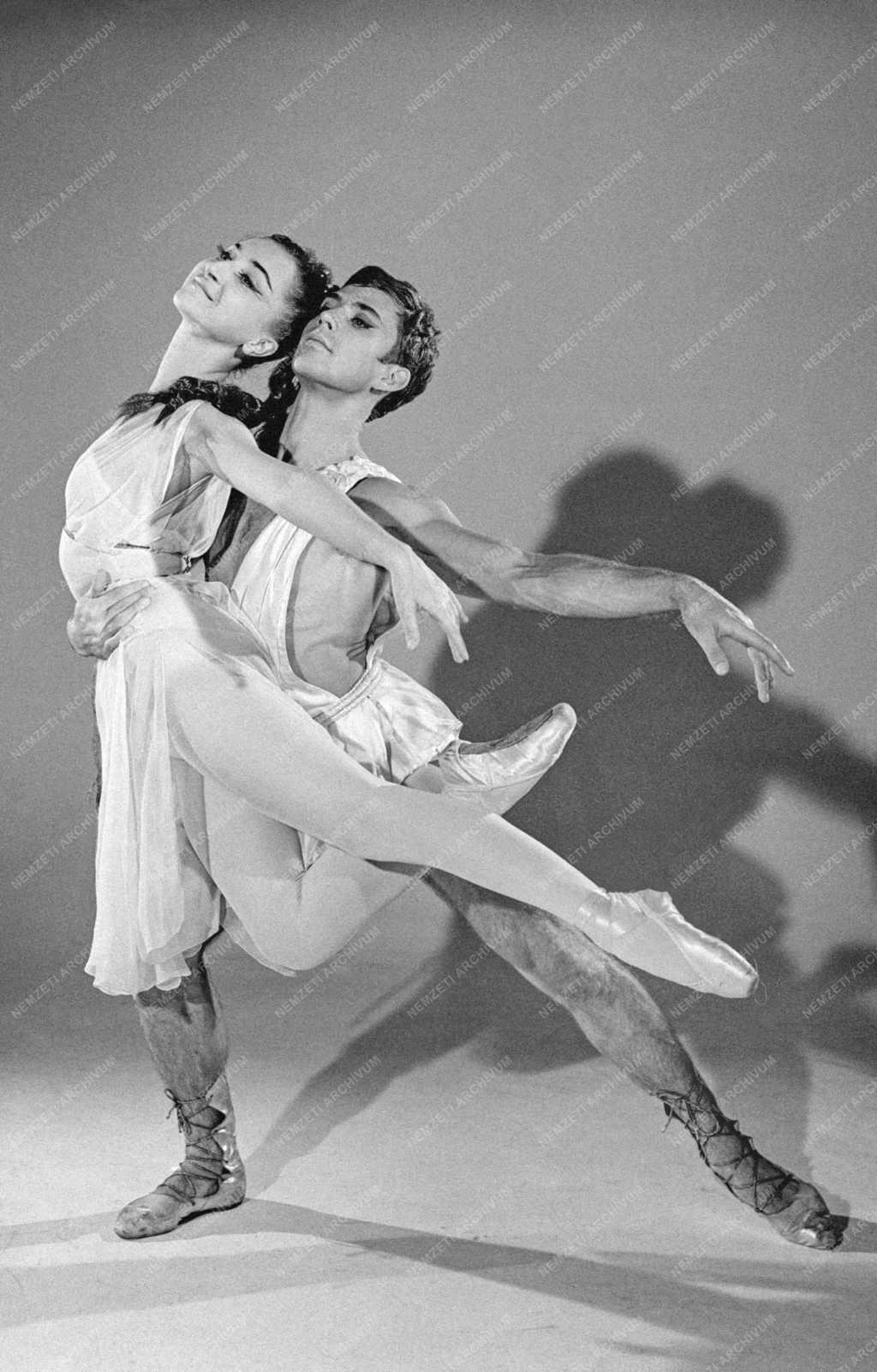 Nagy Ivánt, az idei Wagner balett verseny III. díjas táncosát, a Magyar Állami Operaház tagját a Washingtoni National Ballet hívta meg az 1965-66-os évadjára. Partnernőjét, Kaszás Ildikót – a Várnai Fesztivál IV. díját nyerte – az 1966-os évadban a Komische Oper most alakuló balett együtteséhez hívták