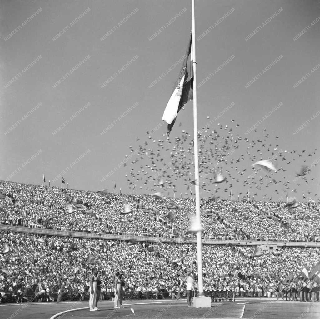 Sport - A Népstadion ünnepi megnyitása