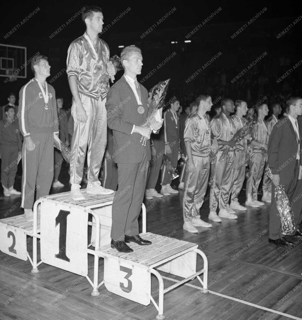 Sport - Az 1965-ös Universiade Budapesten 