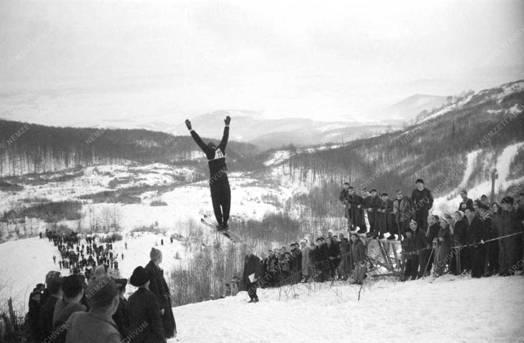 Sport - Síugróverseny Galyatetőn