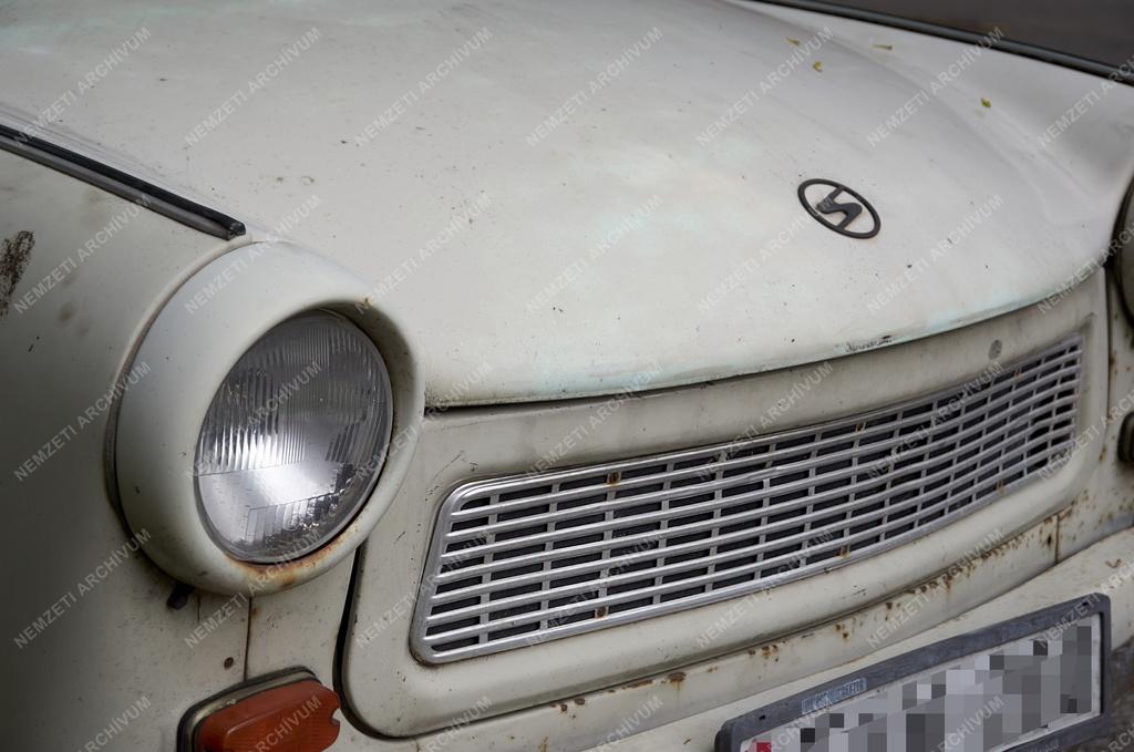 Közlekedés - Budapest - Trabant 601 típusú személyautó