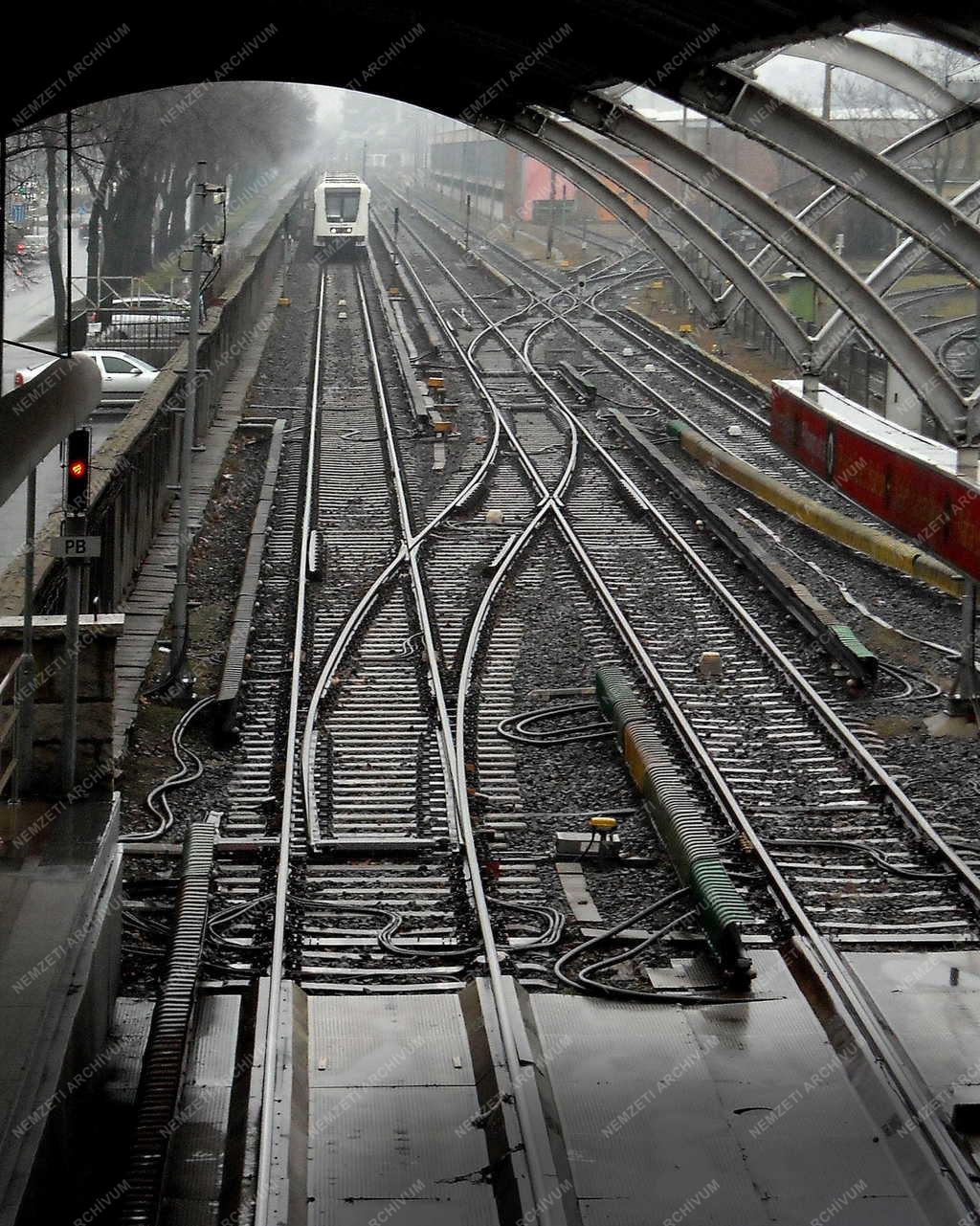 Közlekedés - Budapest - A kettes metró földfelszíni pályaszakasza