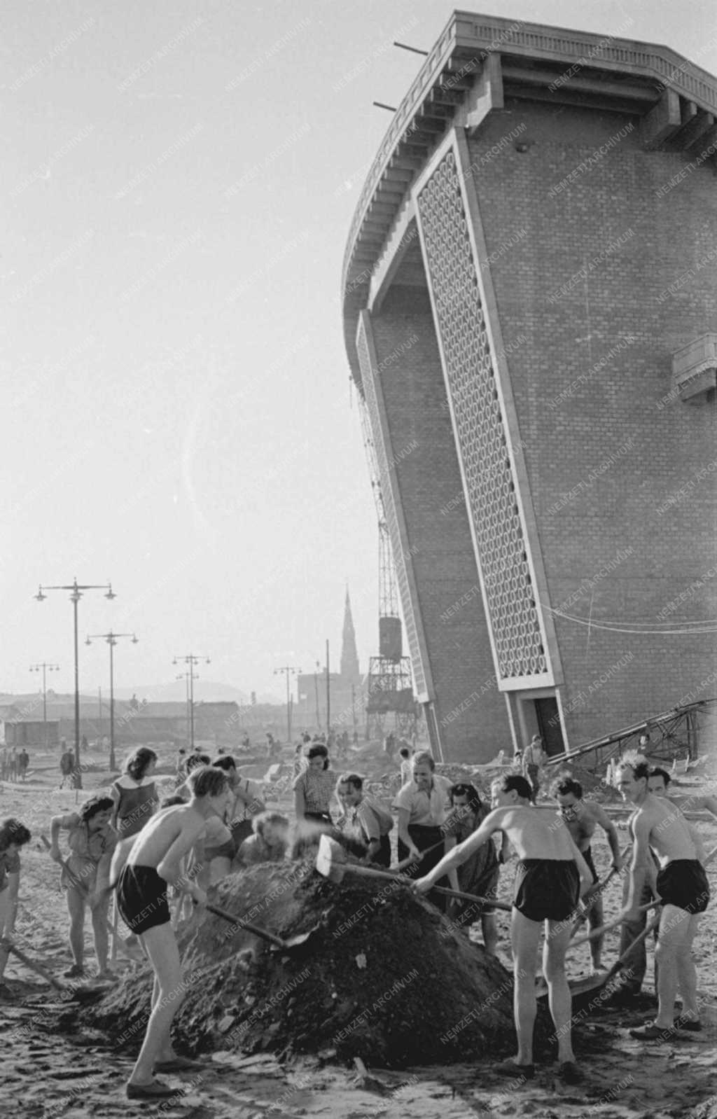 Építkezés - Népstadion - Társadalmi munka