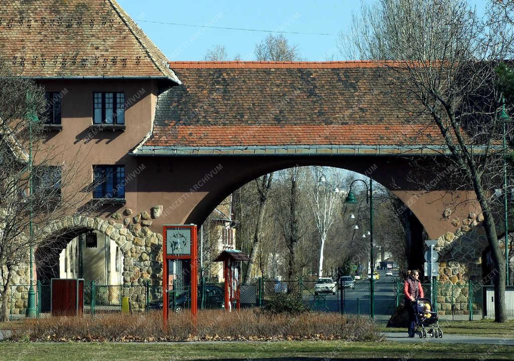 Városkép - Budapest - Wekerletelepi utcakapu