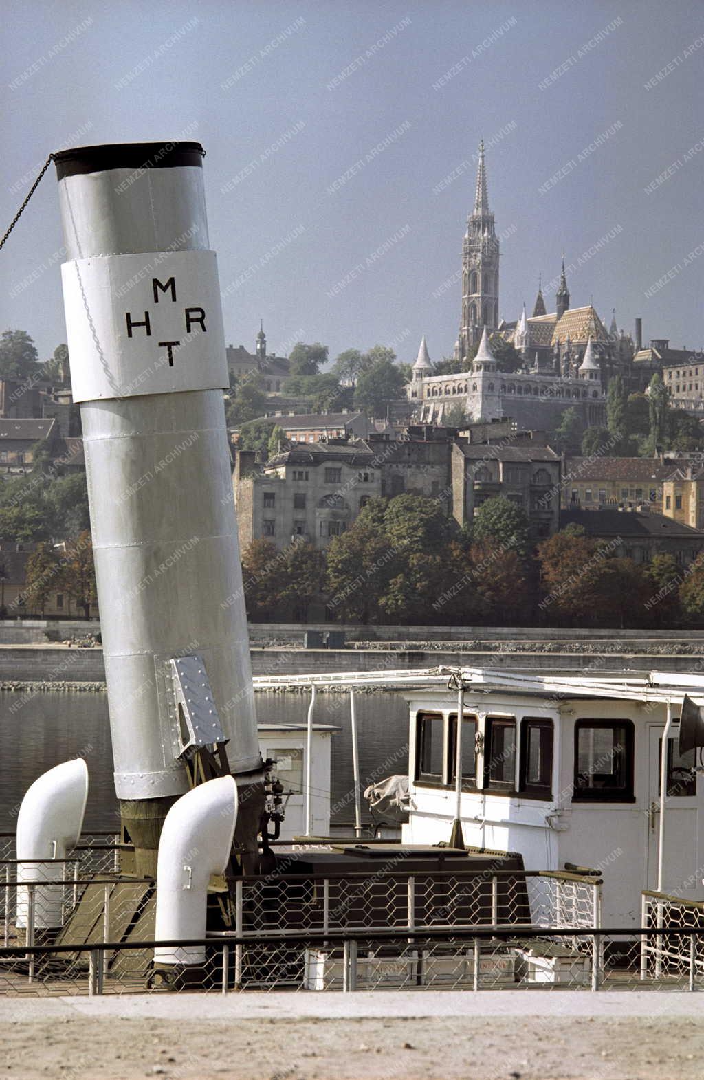 Városkép - Közlekedés - Gőzhajó a Dunán Budapestnél