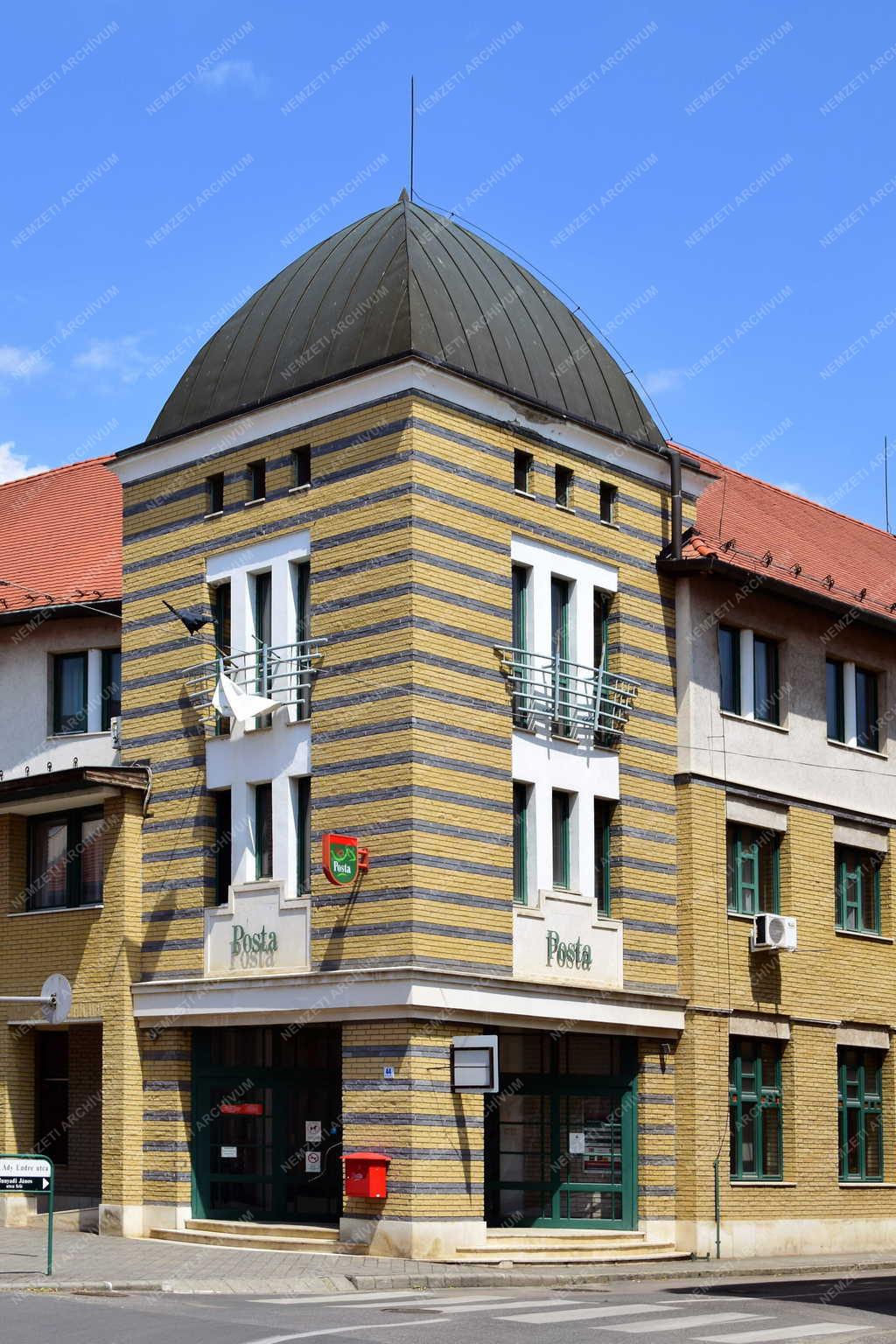 Szolgáltatás - Kalocsa - Postahivatal