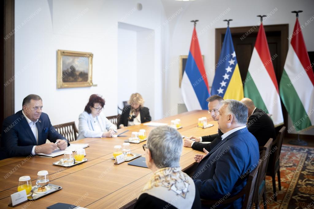 Orbán Viktor a boszniai Szerb Köztársaság elnökével tárgyalt