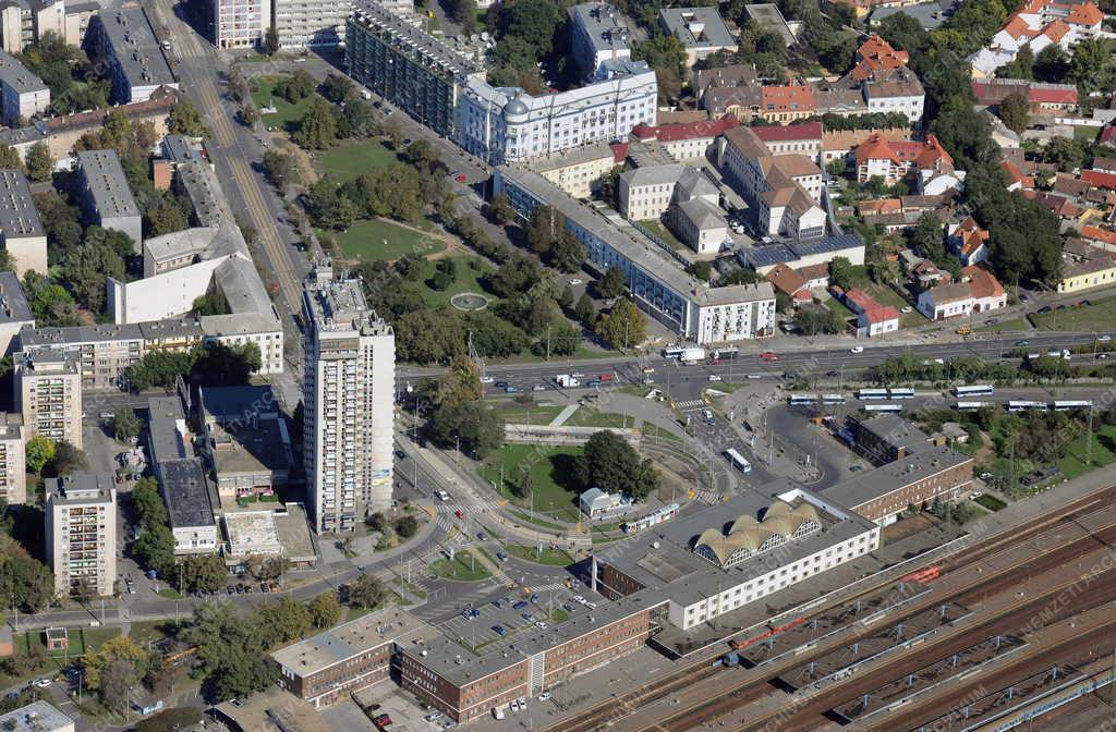 Közlekedés - Debrecen - Intermodális közlekedési központ