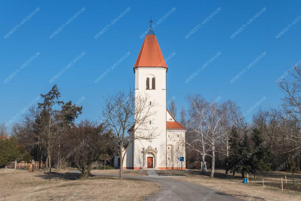 Egyházi épület - Ópusztaszer - Magyarok Nagyasszonya plébánia