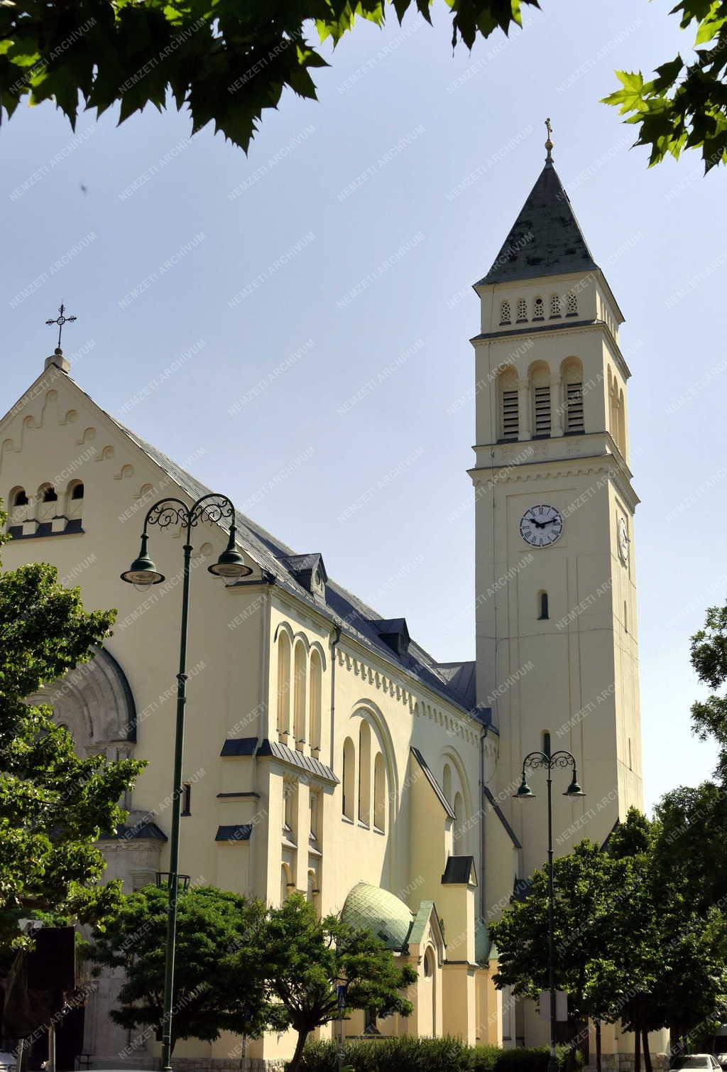 Városkép - Budapest - Wekerletelep - Munkás Szent József katolikus templom