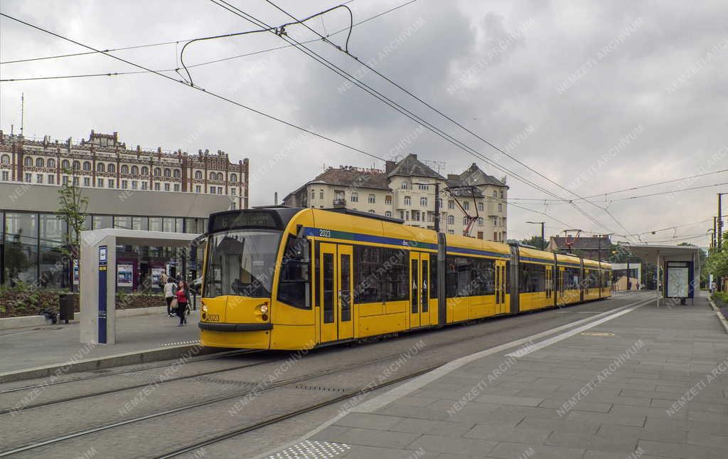 Városkép - Budapest - A felújított Széll Kálmán tér