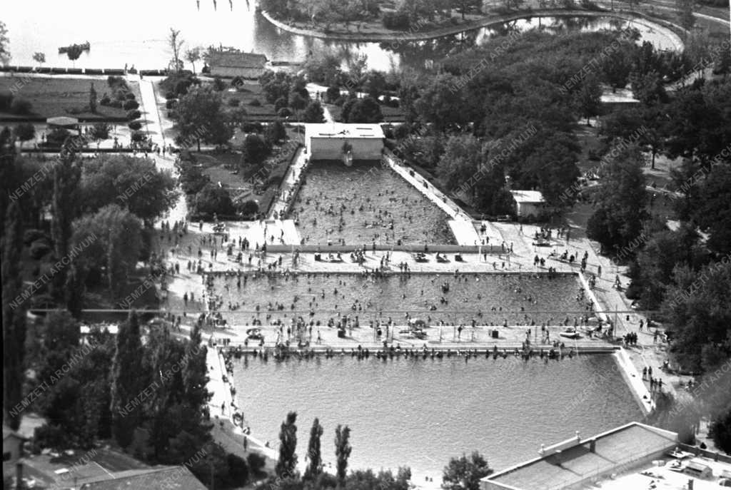 Városok - A hajdúszoboszlói strand madártávlatból