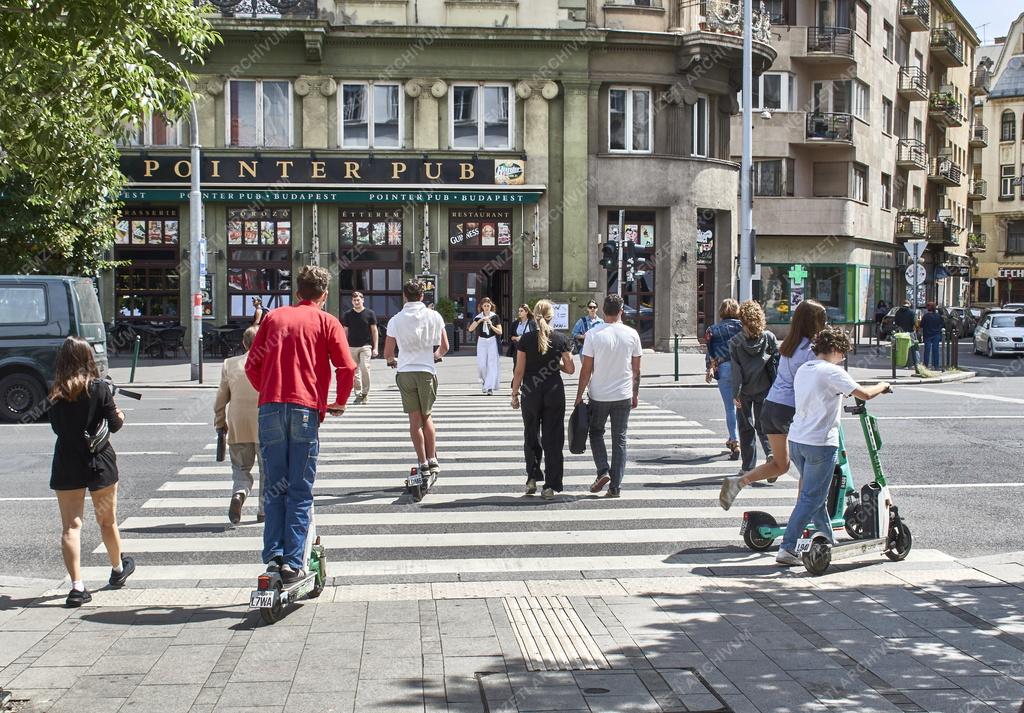 Közlekedés - Budapest - Elektromos roller