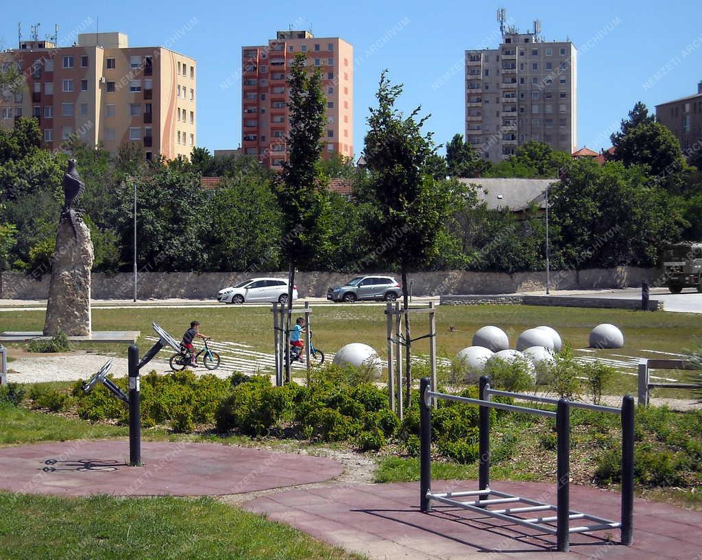 Városkép - Várpalota - Thury György park a városközpontban