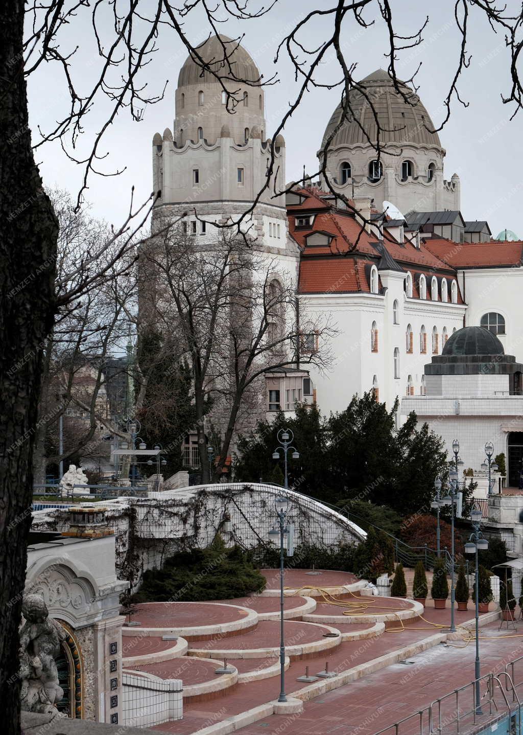 Városkép - Szabadidő - Pandémia miatt zárva a Gellért Gyógyfürdő és Uszoda