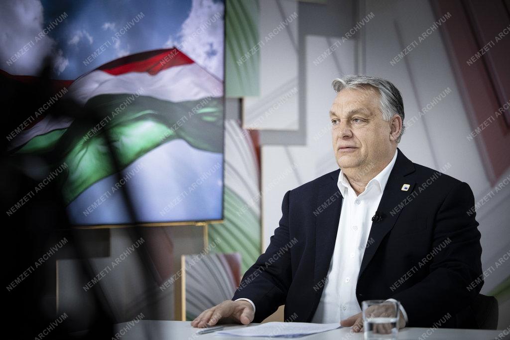 Miniszterelnöki interjú a Kossuth rádióban