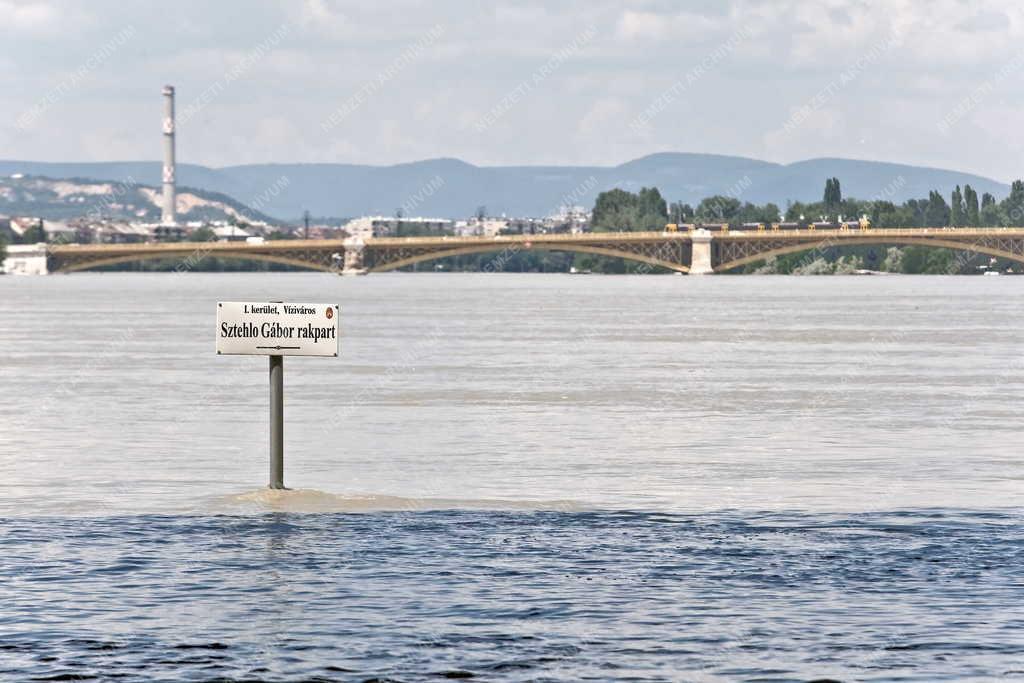 Árvíz - Budapest - Árad a Duna Budapestnél