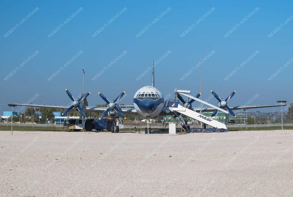 Légi közlekedés - Budapest - Aeropark